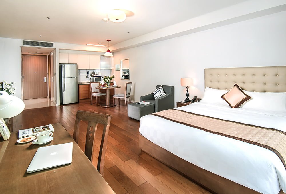 CONNECTING ROOM