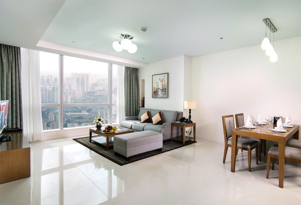 CONNECTING ROOM